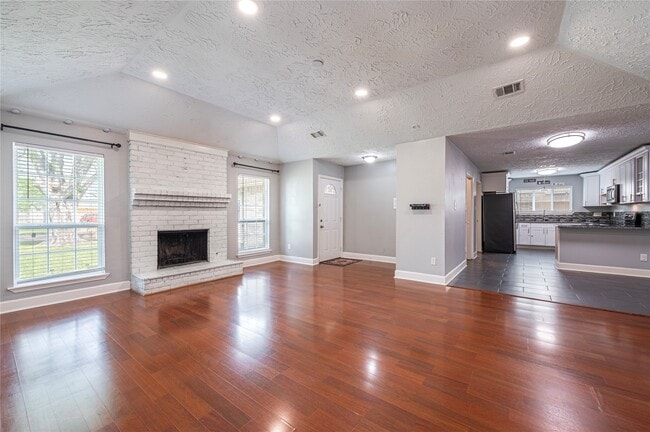 Foto del edificio - 407 Juniper Ct