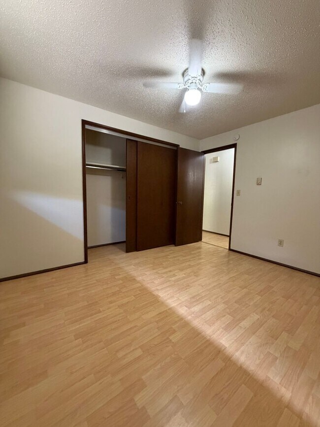 Foto del edificio - 1 Bed / 1 Bath Apartment in the Heart of Centralia