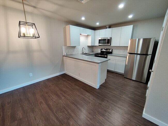 Cocina y comedor - 1814 26th St W