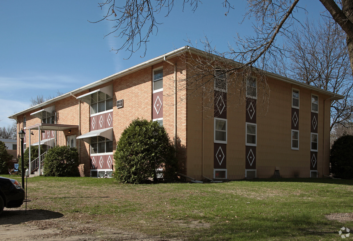 Primary Photo - Alexander Apartments