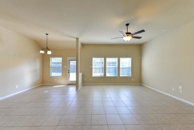 Foto del edificio - 23730 Lucas Creek Dr