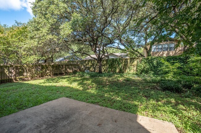 Building Photo - 3 Bedroom, 2.5 Bath, 2 Story Home in Milwood