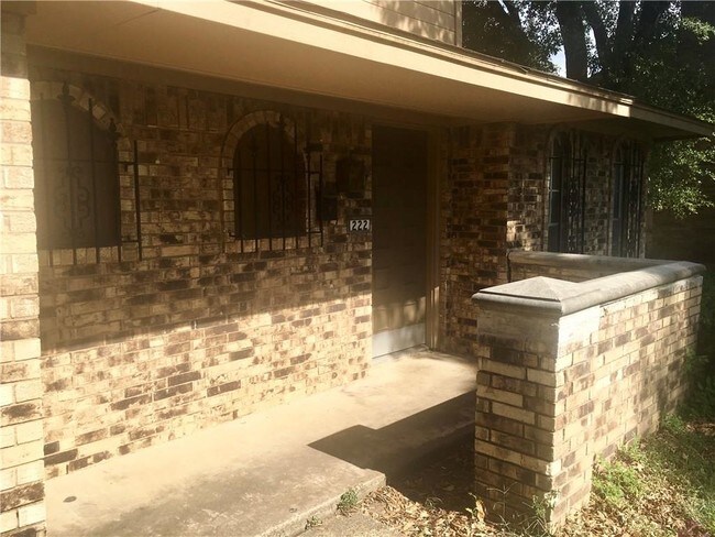 Building Photo - 222 Brownwood Ct