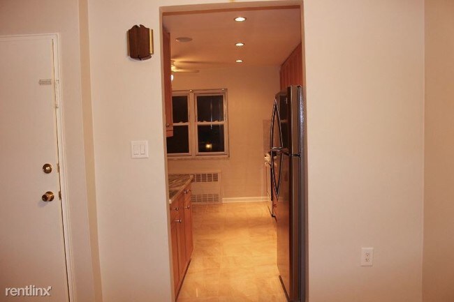 Foto del edificio - 6207 69th Pl