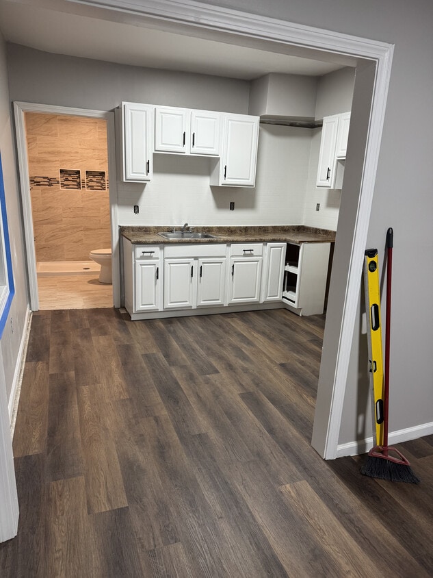 Building Photo - 995 Campbell Ave