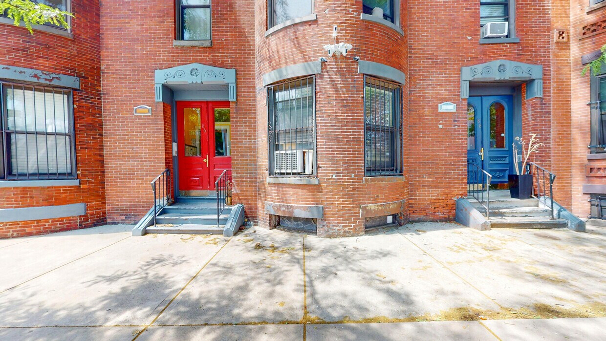 Primary Photo - 88 Hammond St