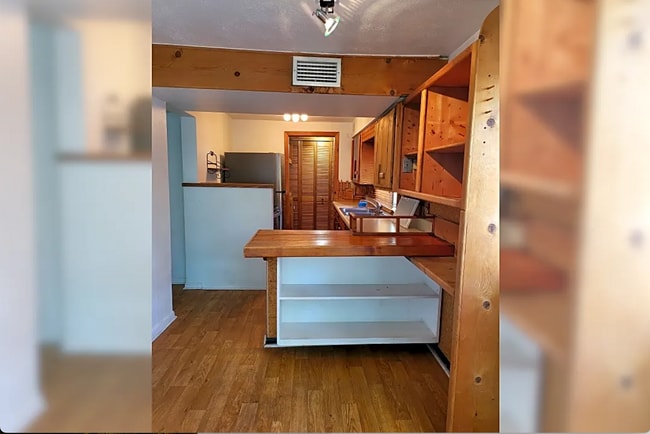 Building Photo - 515 SW 4th Ave