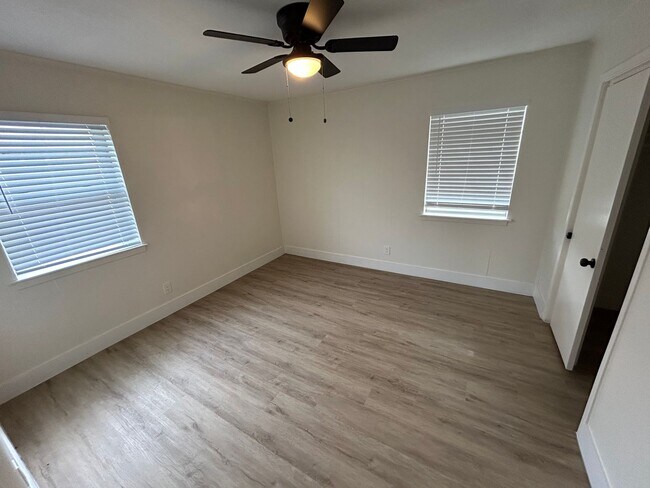 Foto del edificio - 1115 Westmoreland Dr