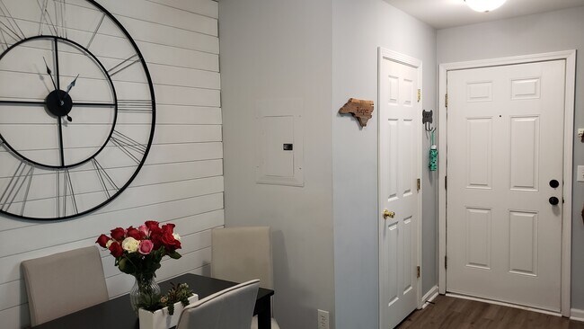 Foto del edificio - 3030 Barrymore St