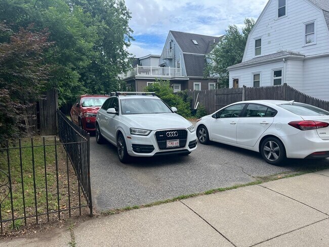 Foto del edificio - 98 Dexter Ave