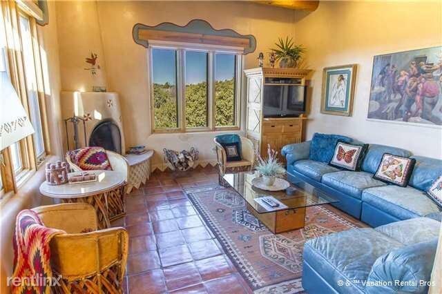Building Photo - 1043 Encantado Dr