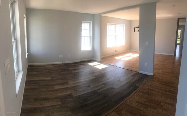Building Photo - 130 Witmer Pl