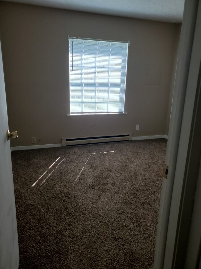 Building Photo - 503 Hickory Ln