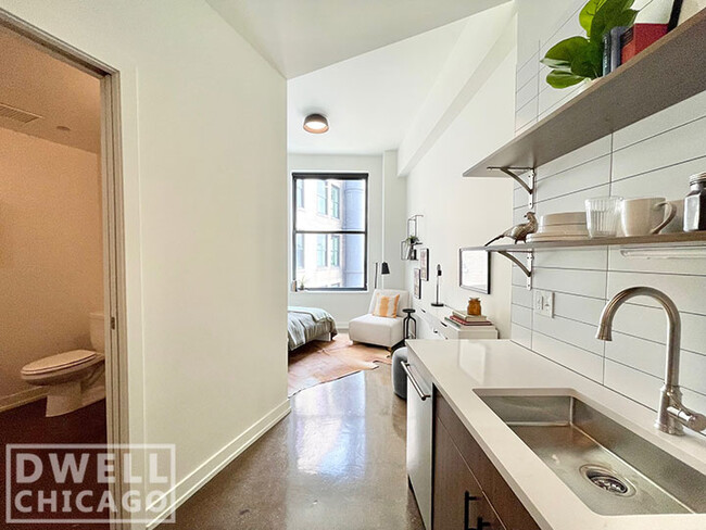 Foto del edificio - 1139 W Lawrence Ave