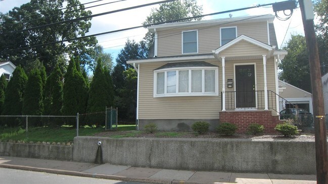 Great Rental Property House For Rent In Glen Rock Nj Apartments Houses New Jersey Glen Rock Great Rental Property Primary Photo