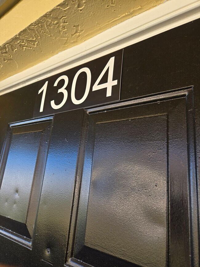 Foto del edificio - Cute 1/1 in Convenient Location