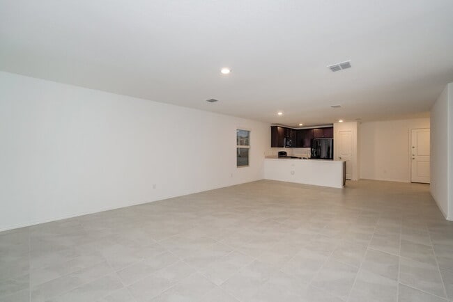 Building Photo - 8401 Holw Bnd St