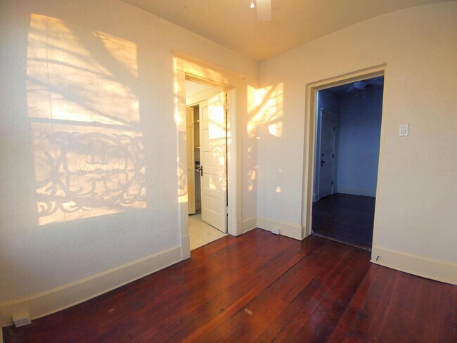 Foto del edificio - 421 Broadway Blvd SE