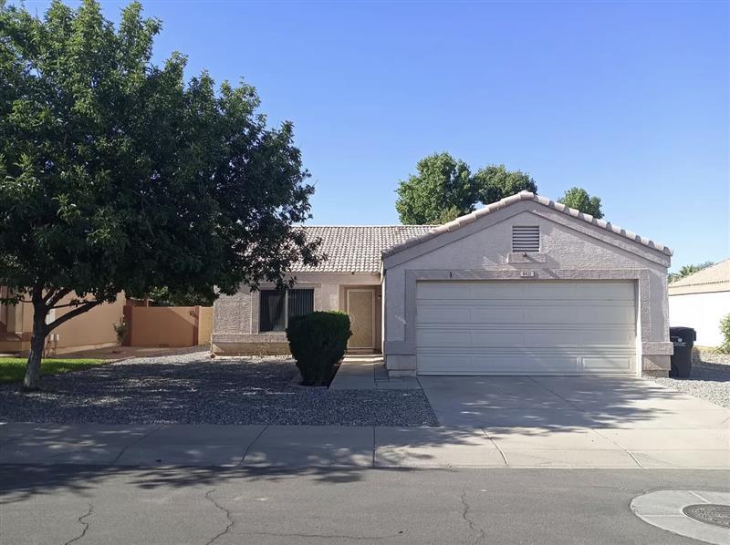 Primary Photo - Nice home in nice community. House fully u...