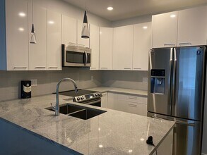 Building Photo - 5485 Brydon Cres