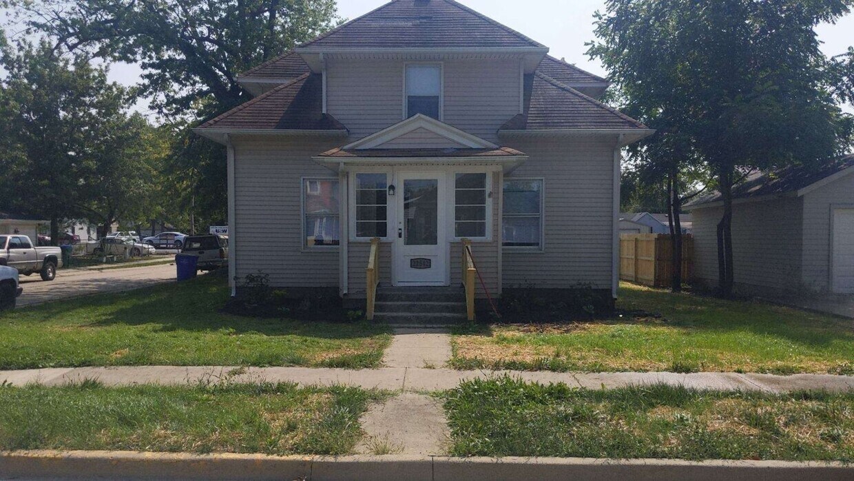 Foto principal - Beautiful Remodeled Three Bedroom Home on ...