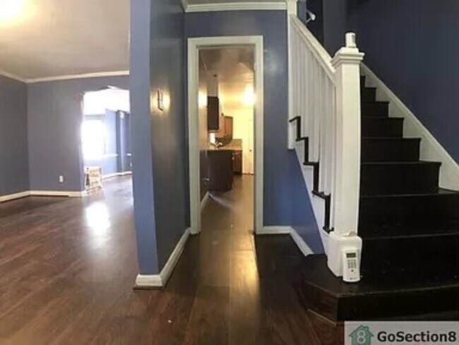 Foto del edificio - 5113 Woolverton Ave