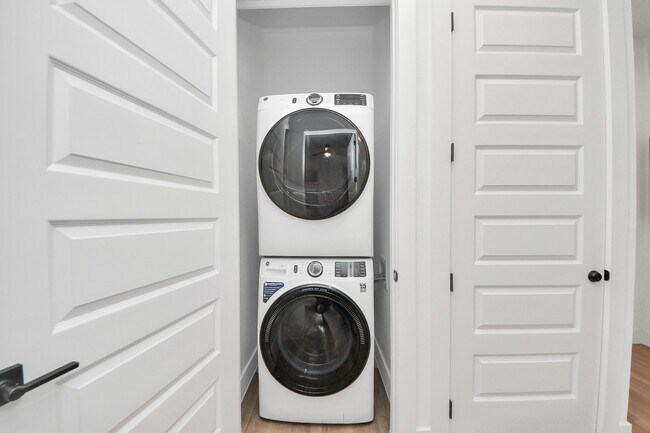 Foto del edificio - 15635 Memorial Dr