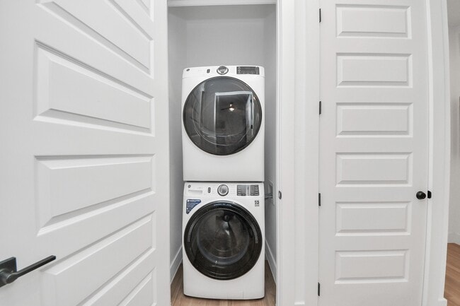 Building Photo - 15635 Memorial Dr