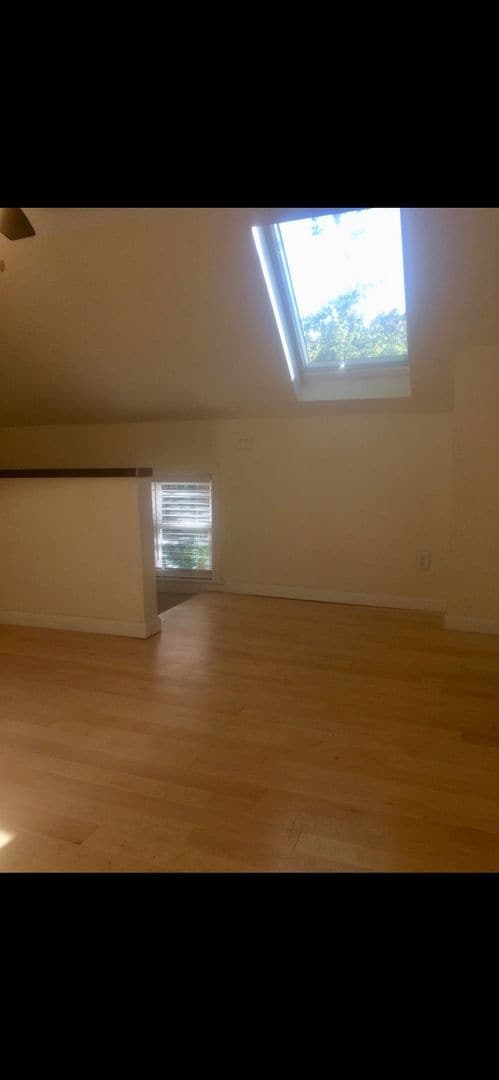 Building Photo - 158 Main St