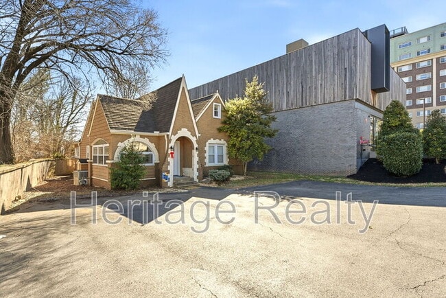 Building Photo - 3820 Sutherland Ave