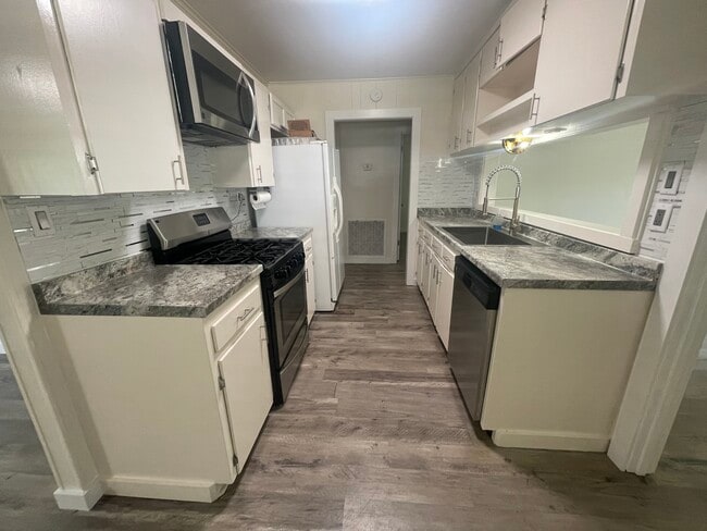 Building Photo - 366 Rena Dr