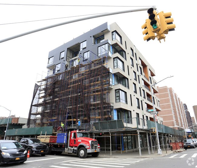 Fotografía del edificio - 221 E 138th St