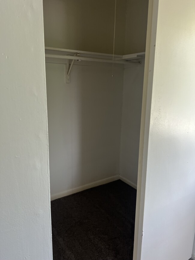 Apt 35 - Holly Oak Manor