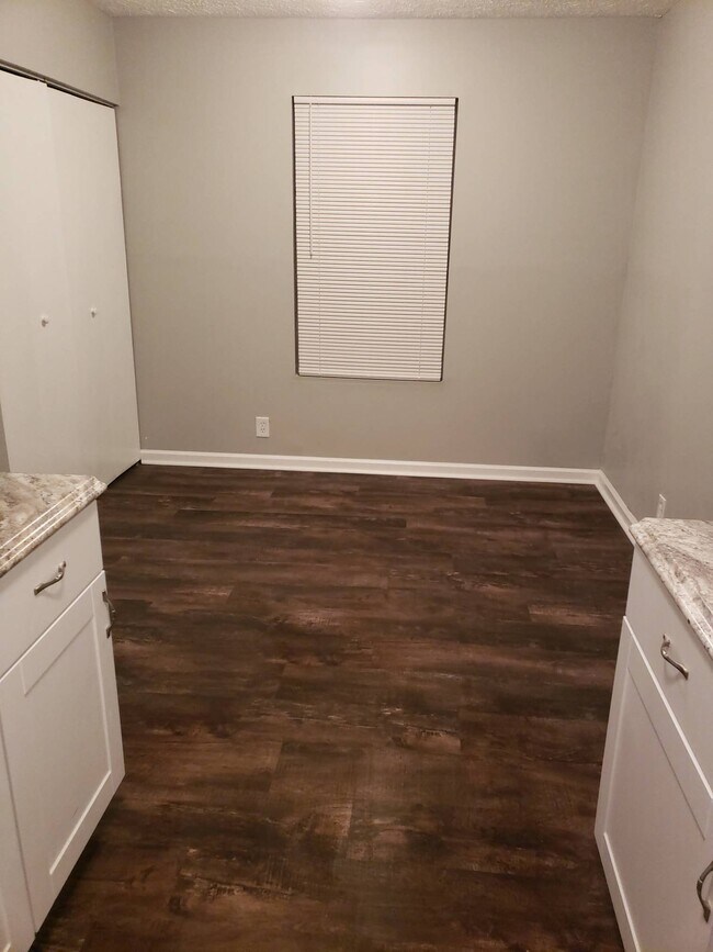 Foto del edificio - 9157 Cedarpark Ln NW