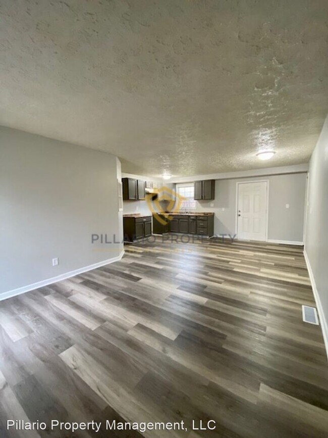 Building Photo - 3 br, 1 bath House - 3048 Falcon Dr