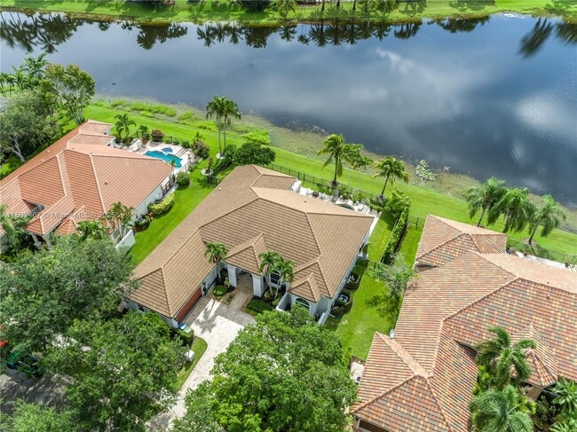 Foto del edificio - 2708 Meadowood Dr