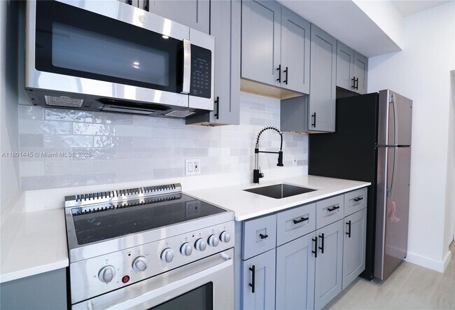 Foto del edificio - 221 SW 11th Ave