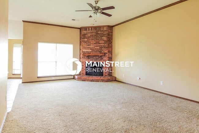 Building Photo - 4 Bedroom Pet-Friendly Home in Oklahoma City, OK with Main Street Renewal