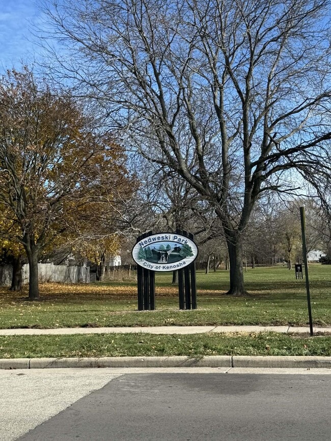 Building Photo - 4420 17th Ave