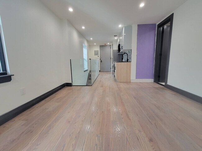 Foto del edificio - 2736 E 21st St