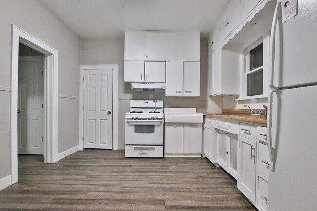 Building Photo - 759 Sims Ave