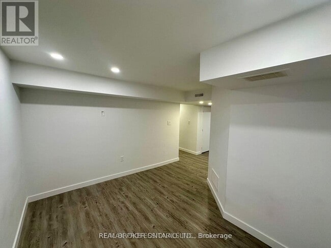 Building Photo - 66 Whitburn Crescent