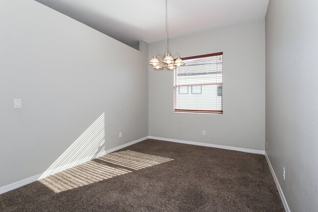 Foto del edificio - 5312 Lexington Dr