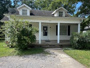 Building Photo - 639 E Jefferson St
