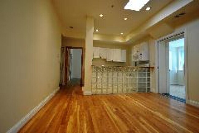 Building Photo - Don’t miss out……