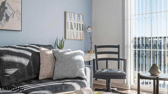 Building Photo - 340 W 25th St