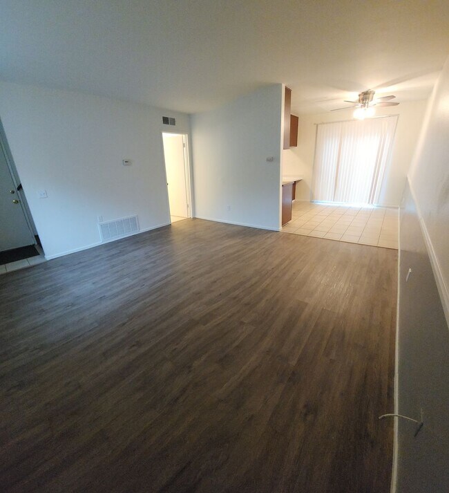 Building Photo - 8000 - Flying Dog Investments 11, LLC