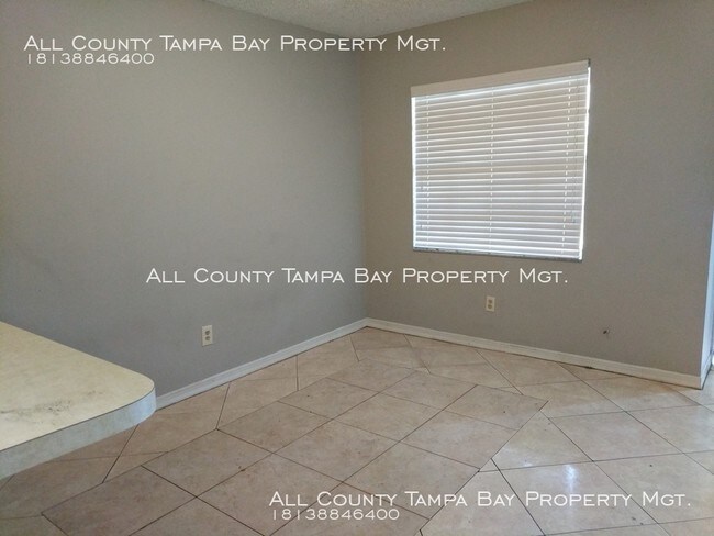 Building Photo - Nice 3 bedroom 2 bath apartment
