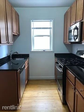 Primary Photo - 2040 W Berwyn Ave