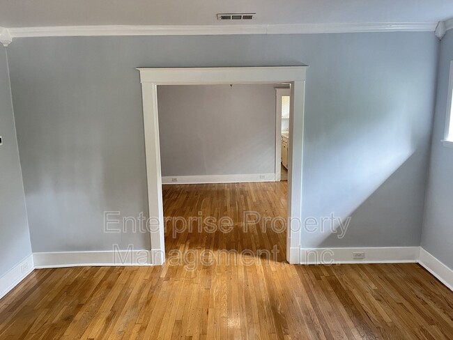 Building Photo - 2018 Felix Ave